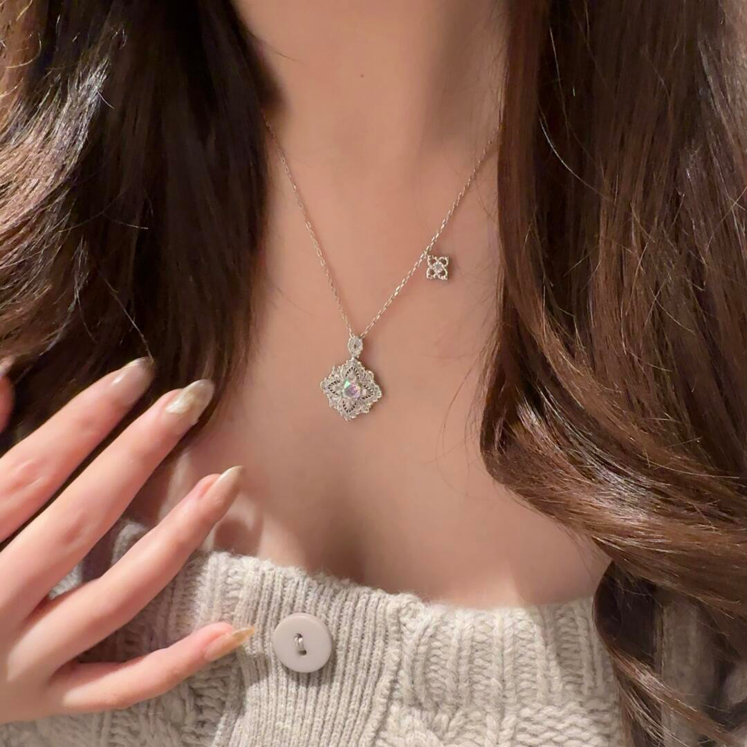 Luxury Brand Designer Jewelry French Style Gold Brushed Colorful Rose Cut Four-Leaf Clover Pendant Necklace Classical High-End Light Luxury Sweater Ch