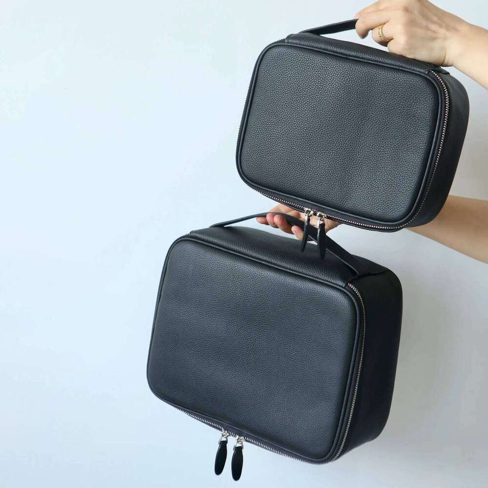 First Layer Cowhide Women Makeup Classic Design Large Capacity Portable Travel Toiletries Simple Multi-Function Storage Bag Suotong251222