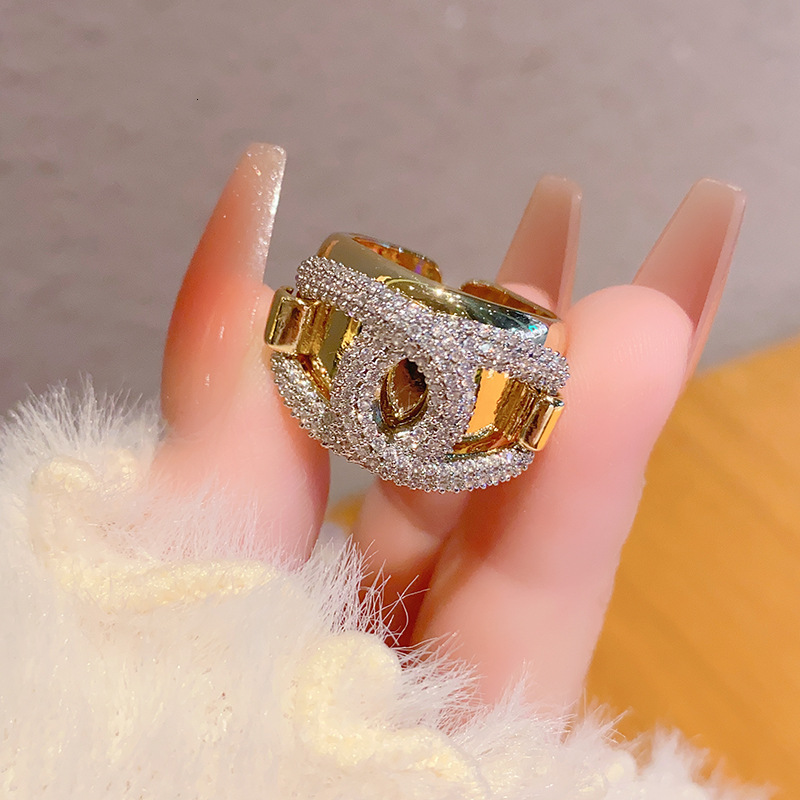 Luxury Brand Designer Jewelry High-End Fashion Double C Bracelet Personality Commuting Smooth Zircon Copper Bracelet