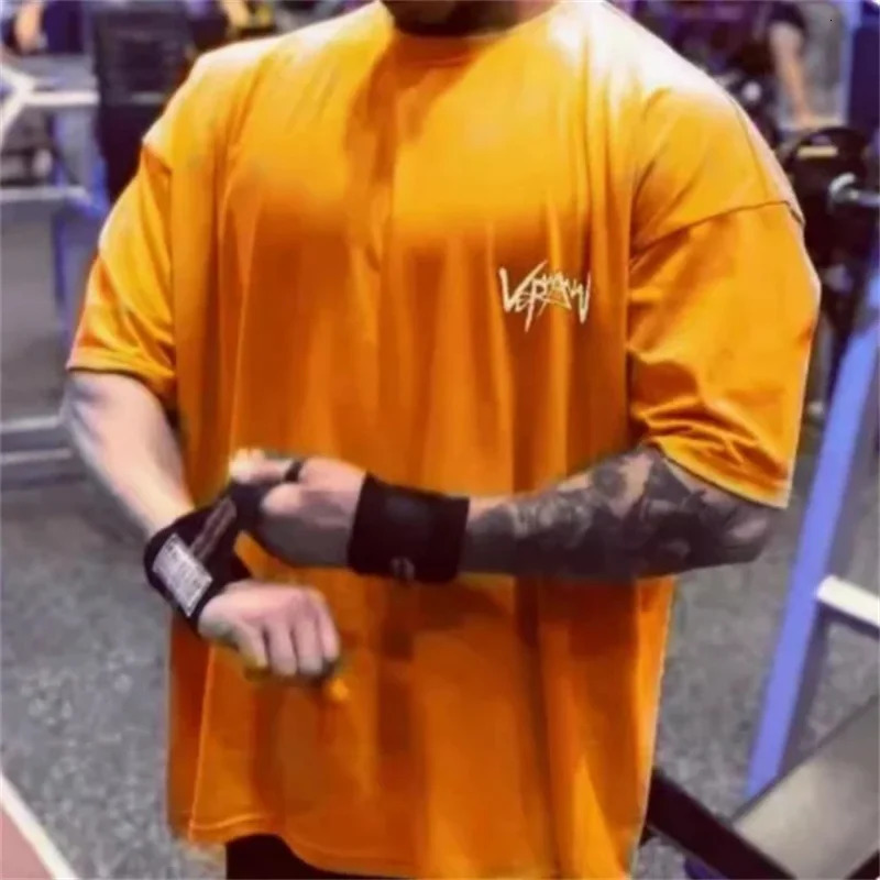 2026 Gym T shirt Men large size Fitness cotton short sleeve shirt Training t-shirt printing loose sport t shirt man sportswear 251231