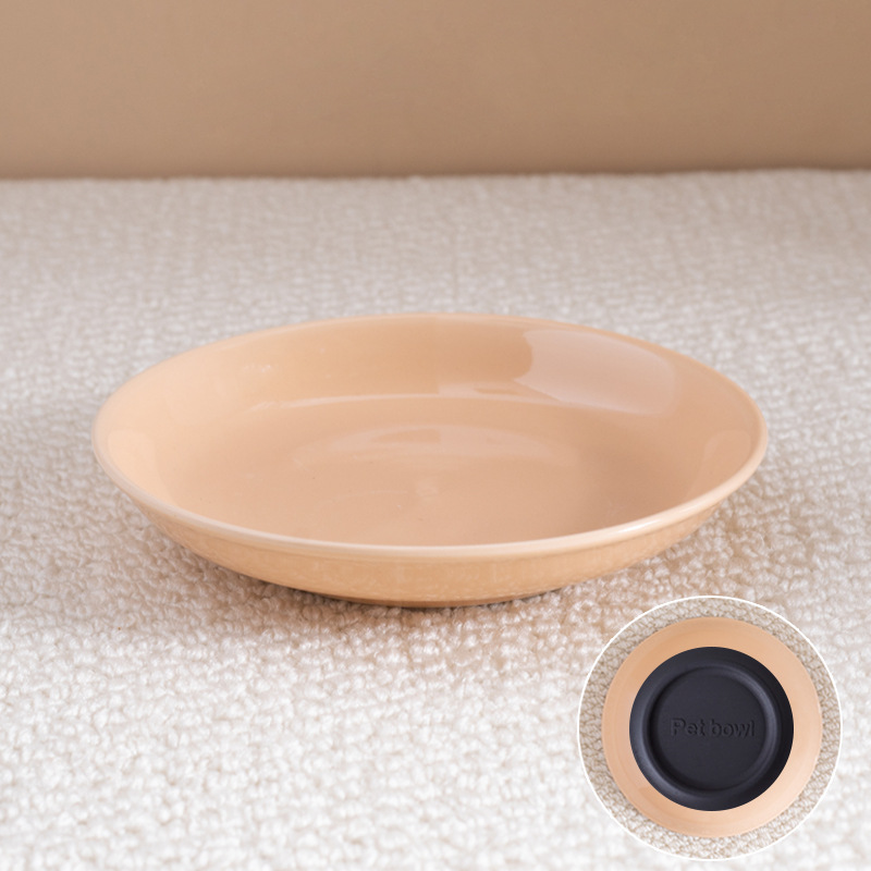 H2098 Anti-tipping ceramic pet bowl - securely placed on silicone base