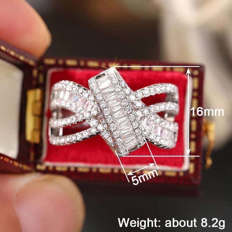 Huitan Silver Color Bright Zirconia Rings Women Fashion Party Accessories Gorgeous Trendy Finger Jewelry for Engagement