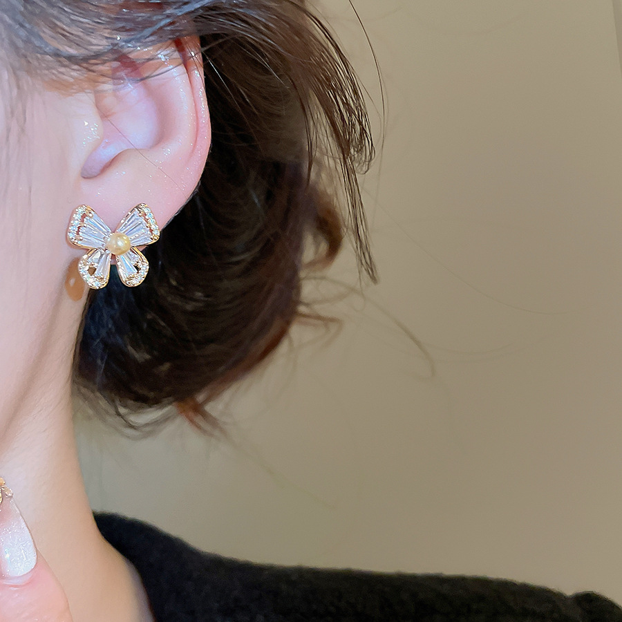 Real Gold Plated Zircon Butterfly Pearl Stud Exquisite Elegant Versatile Light Luxury High-end Feel Earrings for Women - view 5