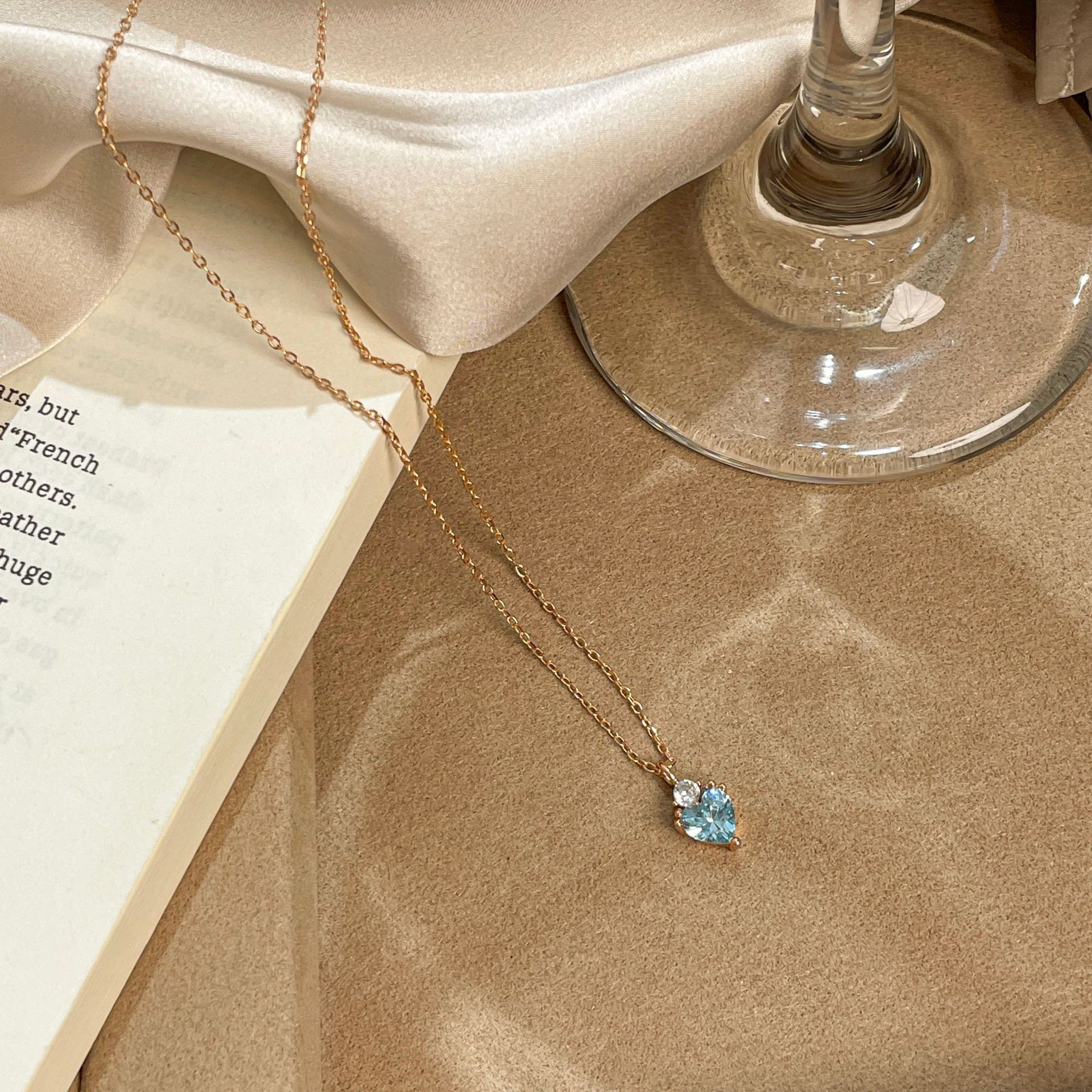 S925 Sterling Silver Light Luxury Niche Blue Heart Necklace for Women High-end Heart-shaped Zircon Pendant Collarbone Chain
