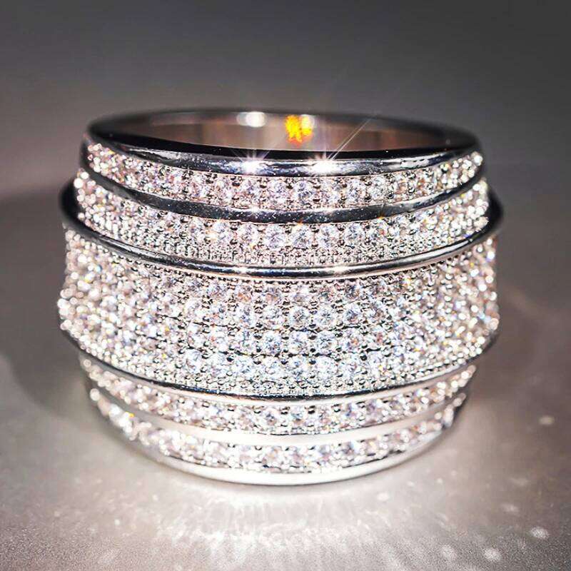 Huitan Opulent Wedding Rings with Dazzling Cubic Zirconia Charming Delicate Party Accessories Elegant Graceful Jewelry for Women