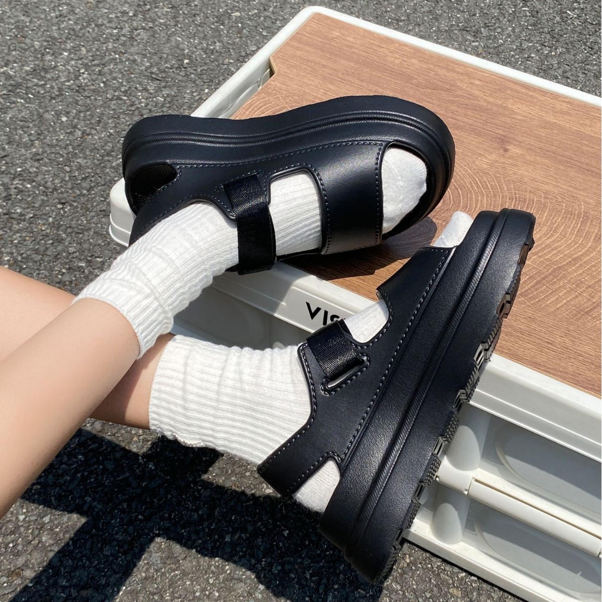 Free shipping Limited edition Sandals Thick soled women height increasing trend Velcro unique