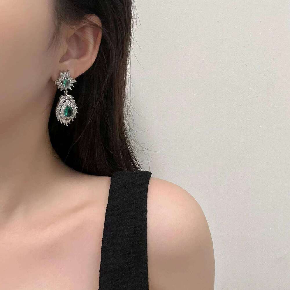 Retro luxury inlaid phoenix tail feathers Green gemstone water droplet earrings for women high-end earring wedding jewelry