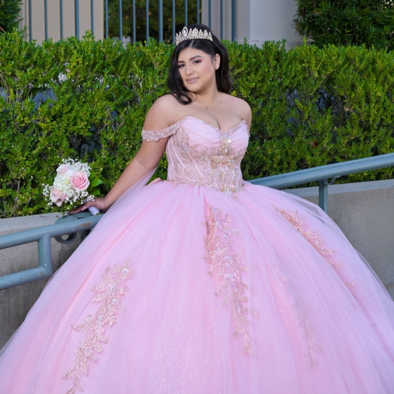 Pink Quinceanera Dresses Off Shoulder Ball Gown Sweet 16 Applique Lace Beading Crystal Tull Birthday Party Vestidos 15 De Anos