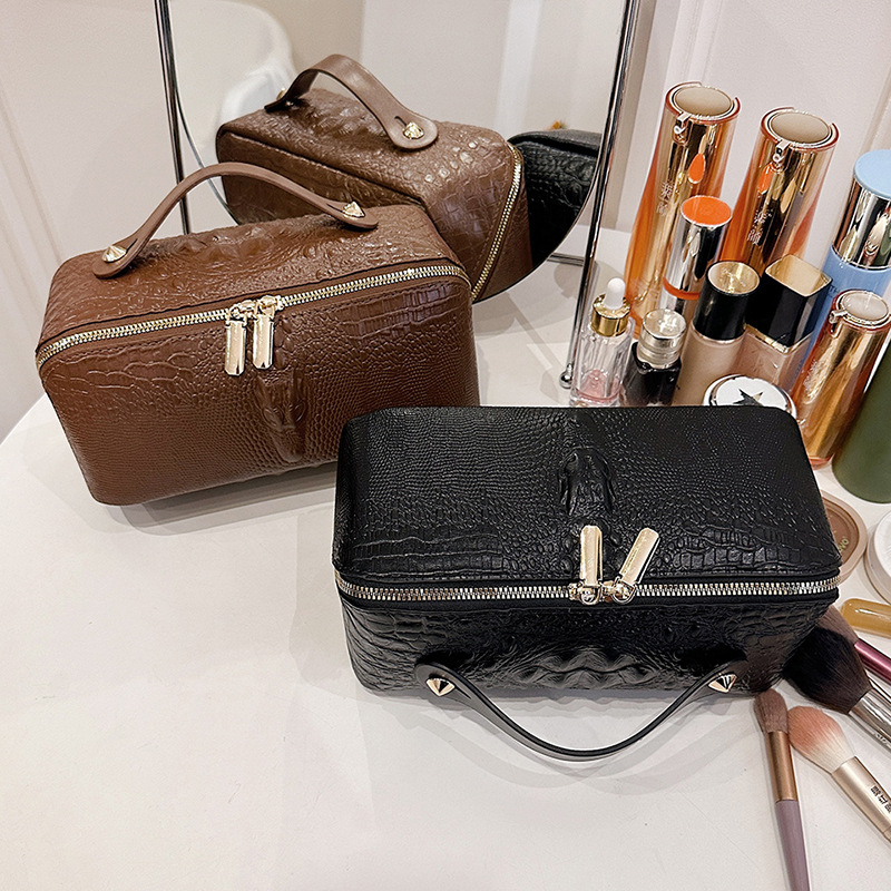 New Design Cross-border New Fashion High Appearance Level Soft and multi-purpose cosmetics storage bag Travel Portable toiletry bag Free shipping