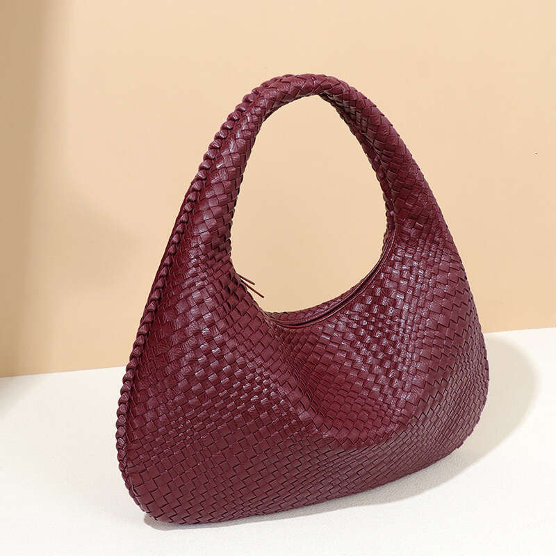 European and American New Style Woven Simple Commuting Fashionable Single Shoulder Underarm Large Capacity High-end Handheld Crescent Bag