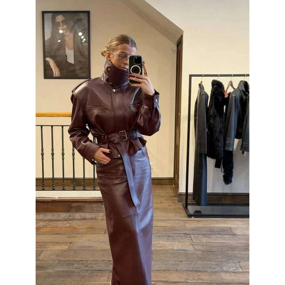 Burgundy Waist Cinching Jacket Women Fashion Lace Up Stand Collar Zipper Bucket Short Jackets 2025 Lady High Street Coats Winter