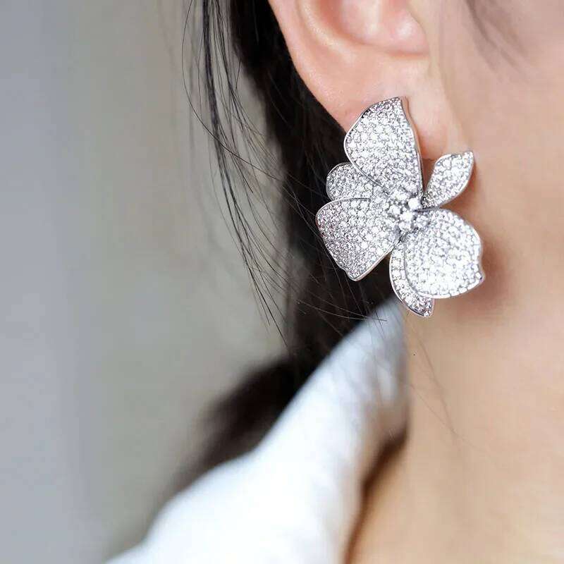 Huitan Sparkling Pink/White Flowers for Women Cocktail Dance Party Gorgeous Female Earrings Exquisite CZ Trendy Jewelry