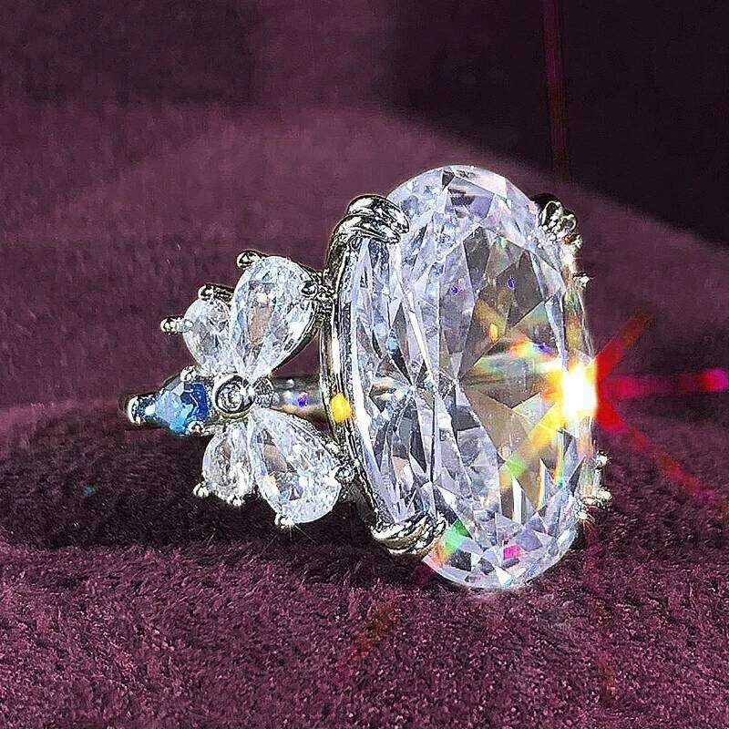 Huitan Big Oval Zirconia Ring Women Luxury Wedding Band Delicate Butterfly Design Finger Jewelry Gorgeous Accessories for Party