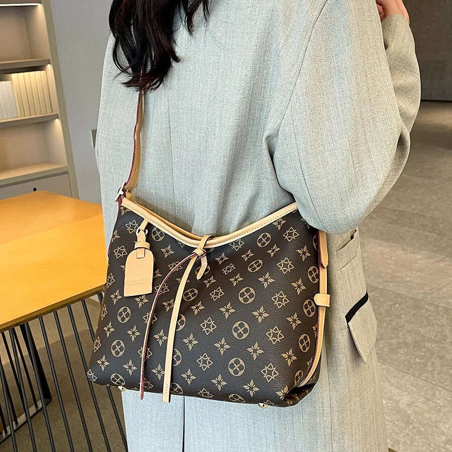 Single-shoulder armpit large capacity women's new temperament one-shoulder commuting crossbody printed tote trendy bag Niche design sense vintage