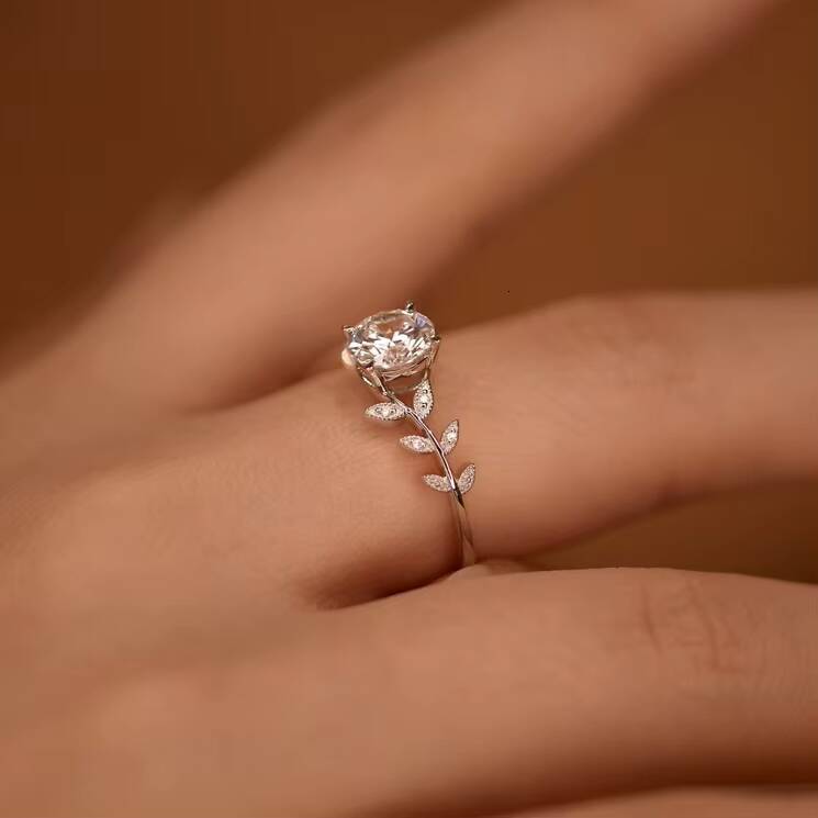 Fashion Jewelry Leaf 925 Sterling Silver 1Ct Moissanite Diamond Ring Engagement Wedding Ring for Women
