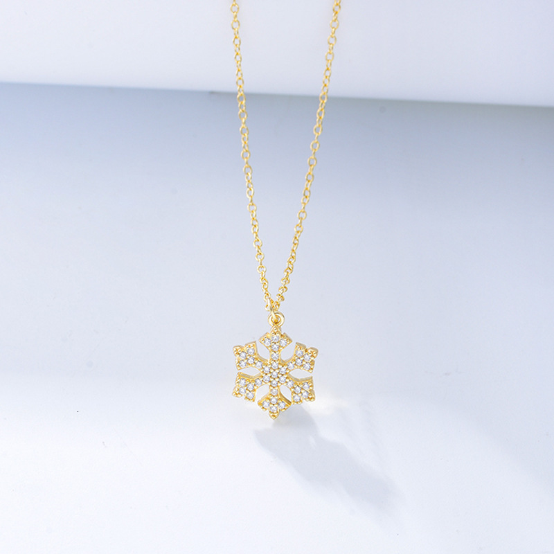 Niche Design Sense Light Luxury Sparkling Diamond Collarbone Chain Qixi Festival Gift Korean and Japanese New S925 Sterling Silver Snowflake Necklace for Women