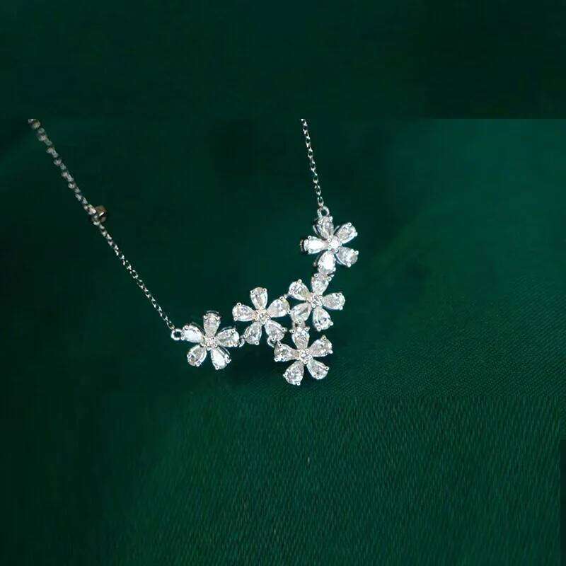 New for Women Shape Pendant Ladies Clavicle Flower Sweater Chain Exquisite Wedding Bridal Jewelry Necklace