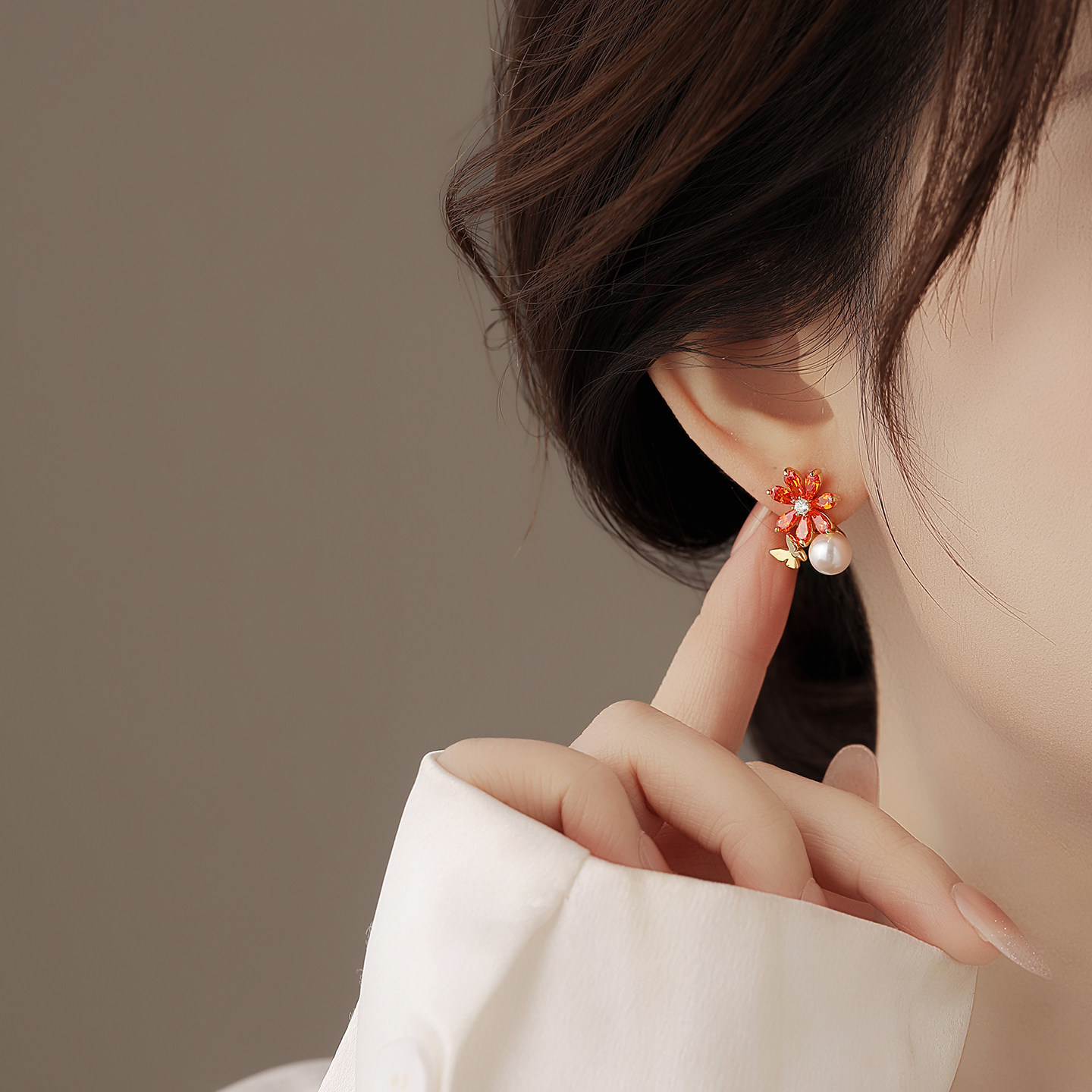 Silver Needle Inlaid Diamond Flower Pearl Niche High-end Elegant Exquisite Versatile Earrings Light Luxury Temperament Ear Jewelry for Women