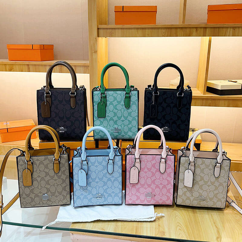 2026 NEW designer Tote bag Women Men Waist Cross Body Handbag Famous Bumbag Fashion Shoulder Classic Black Bum Fanny Pack Purse Crossbody Bag