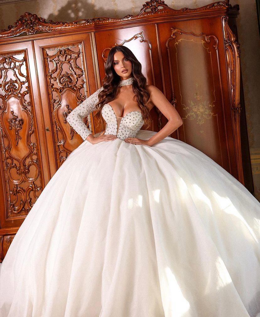 Luxury Puff Ball Gown Wedding Dresses One Shoulder Crystal Long Sleeve Bridal Dress Bride Girls Beads Gowns Customized