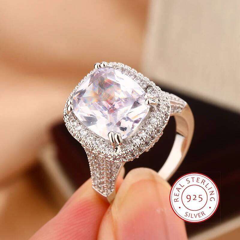 New Sparkling Square Princess European American Fashion Women's Engagement and Proposal Diamond Ring