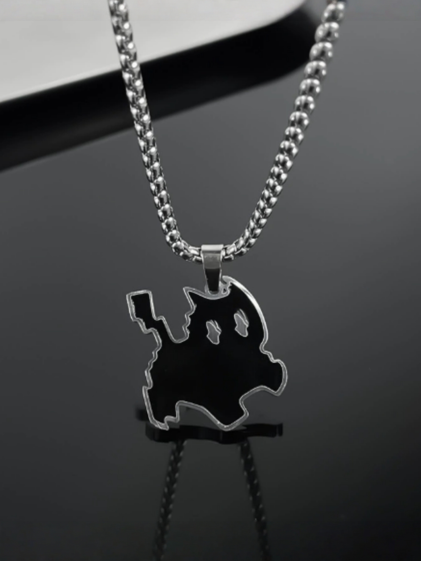 Elegant Edgy Design: Unisex Lightening Cat Emblem Neckpiece with a Sleek Aesthetic Appeal