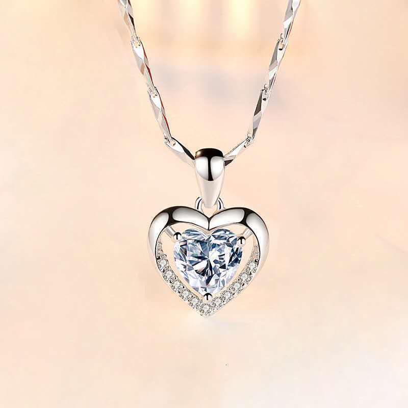 Women's S925 Silver Rose Flower Heart Pendant Necklace Simple Eternal Heart Collarbone Chain Best Friend Jewelry Gift