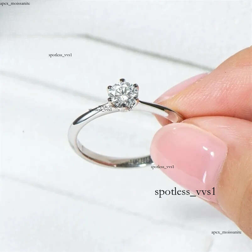IOGOU Mosanite Diamond Rings for Women 0.5 Engagement Round Cut Solitaire Ring Real 925 Sterling Silver Wholesale Jewelry250122bj