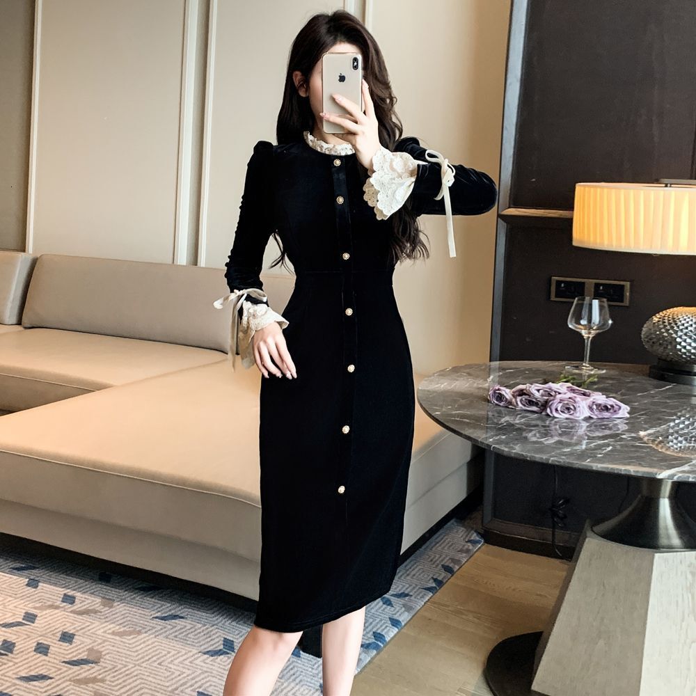 Urban Sexy Autumn/winter Mini Velvet Lace Bottom Dress In French Hepburn Style - High-end Design With Fitted Waist And Black Evening Gown