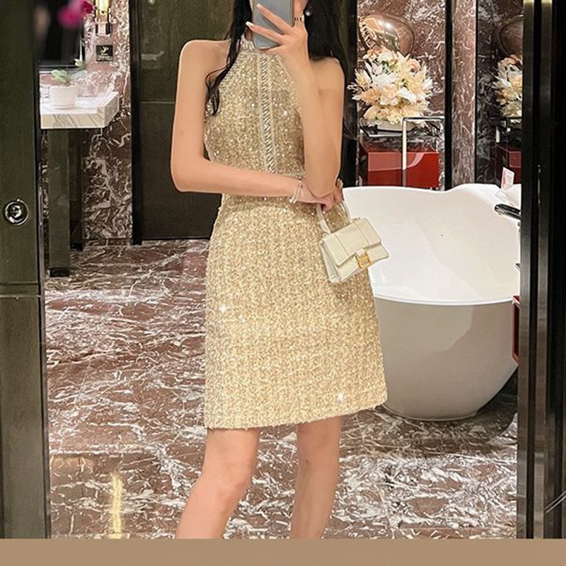 The Stylish And Elegant Unlined Fashion Dress With A Touch Of Urban Sexiness Is Perfect For Women To Wear At A Birthday Party, Exuding Charm And Radia