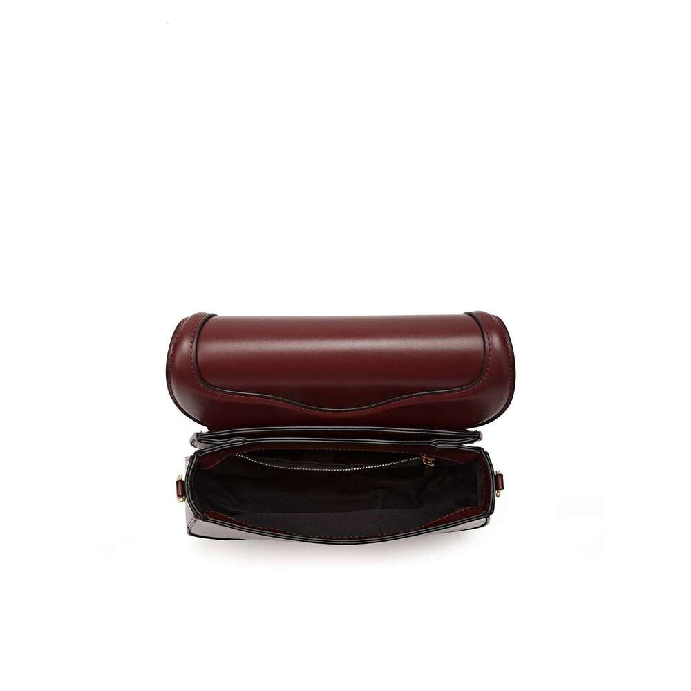 The 2026 New Fashion Design Hand-Held Magnetic Buckle Texture Single-Shoulder Bag With A Chic And High-End Feel, Crossbody Small