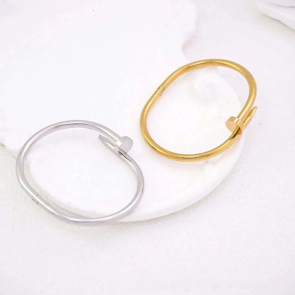Women's Bangle Personalized Spring Clasp New Celebrity Style Vintage Trendy Brand Fashion Jewelry Perfect for Daily Wear and Gifting Ankle Bracel