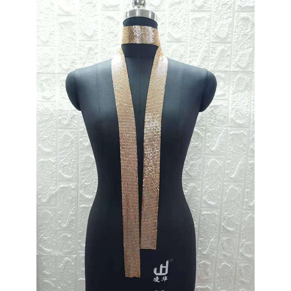 2026 Hot-Selling Fashion Nightclub Trendy Metal Sequin Necklace for Women Versatile Personality Neck Scarf Accessory