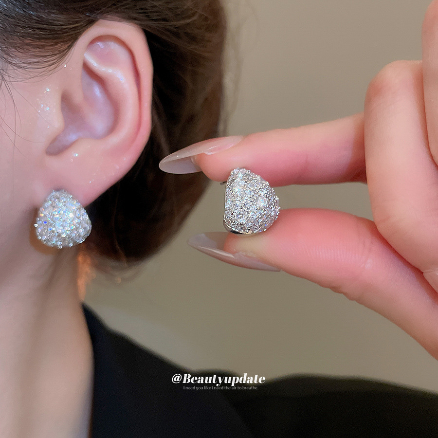 Silver needle zircon water drop bead earrings for women, niche, exquisite, fashionable design, light luxury, high-end feel, earrings