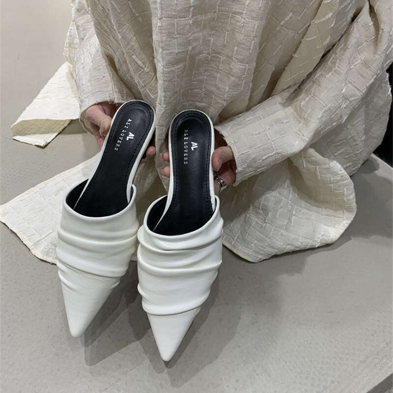 Fashion Pointed Soft Sole Closed-Toe Outdoor Half Slippers for Women 2026 New Flat Casual Daily Niche Backless Sandals