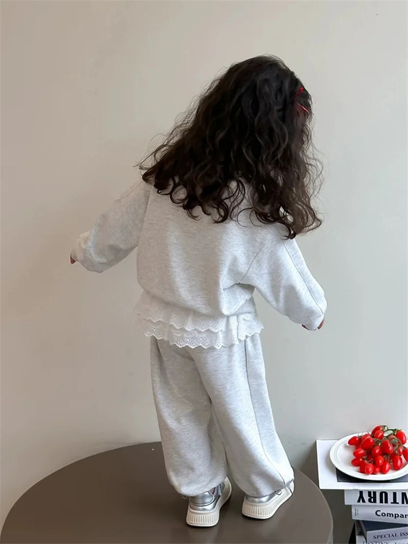 2025 Autumn Girls 2 Piece Sets Children Cotton Lace Long Sleeve Bow Sweatshirt Suit Kids Sports Loose Tracksuit Outfits 251230