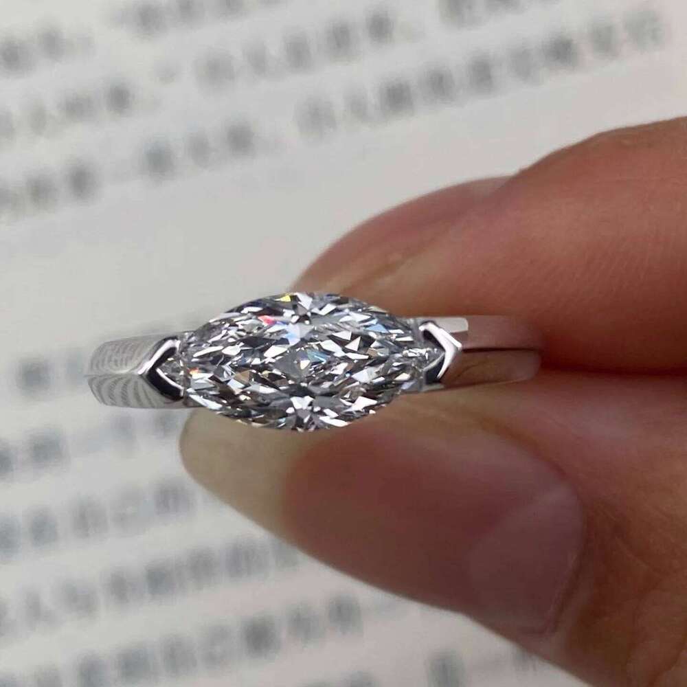 Classic Horse's Eye Zircon Women's Ring - Fashionable 925 Silver-plated Party Jewelry Anniversary Gift