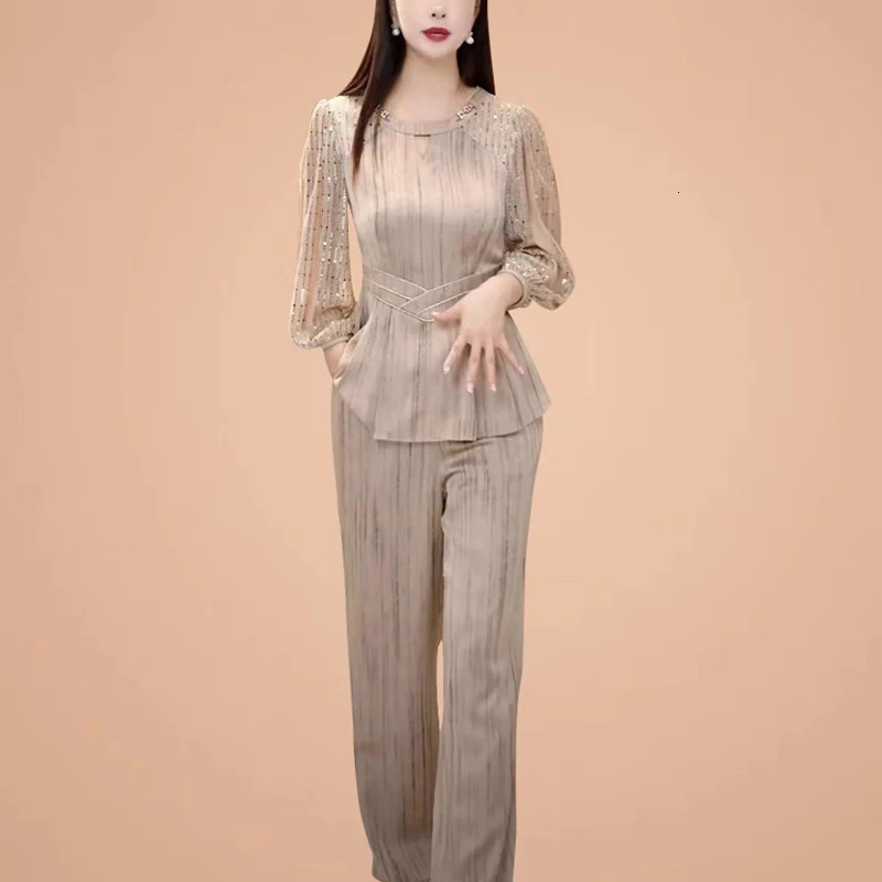Women in spring 2025 High end temperament elegant topCasual wide leg pants fashion trends twopiece set 251225