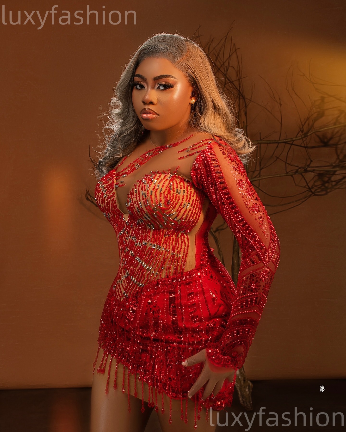 2026 Chic Red Sheath Cocktail Dress Illusion Beaded Crystals Sheer Neck Short Mini Graduation Homecoming Birthday Dresses For Special Occasions Sweeth