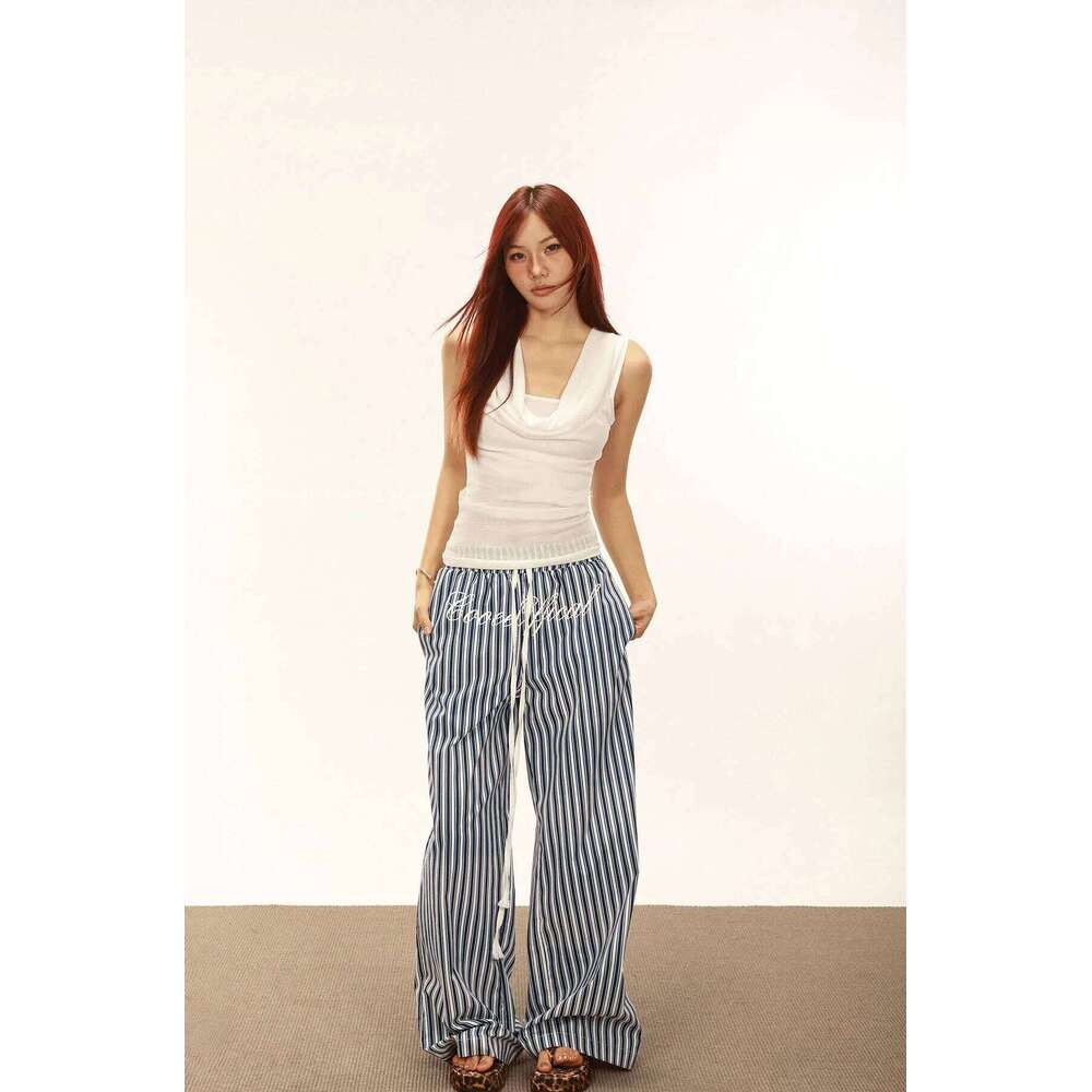 Swing collar fashionable vest summer vacation style, sleeveless pleated crop top for women