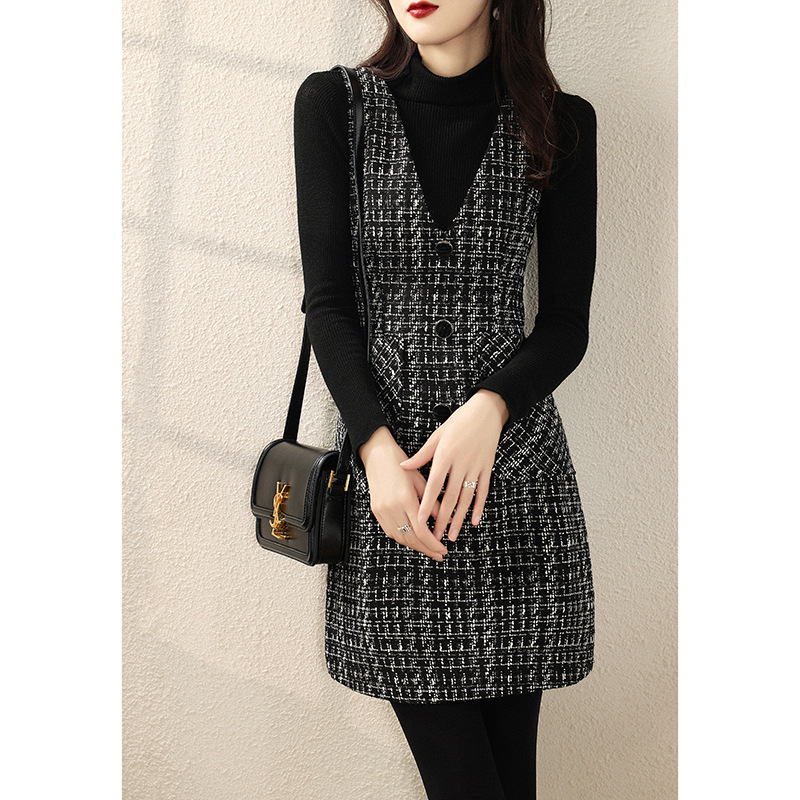 Urban Female Small-chic Style Tie Dress Long Mid-length Women's Sweater-style Dress With Back Straps Suitable For Autumn And Winter Of 2026 Sexy 