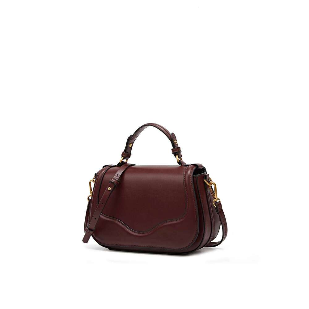 The 2026 New Fashion Design Hand-Held Magnetic Buckle Texture Single-Shoulder Bag With A Chic And High-End Feel, Crossbody Small