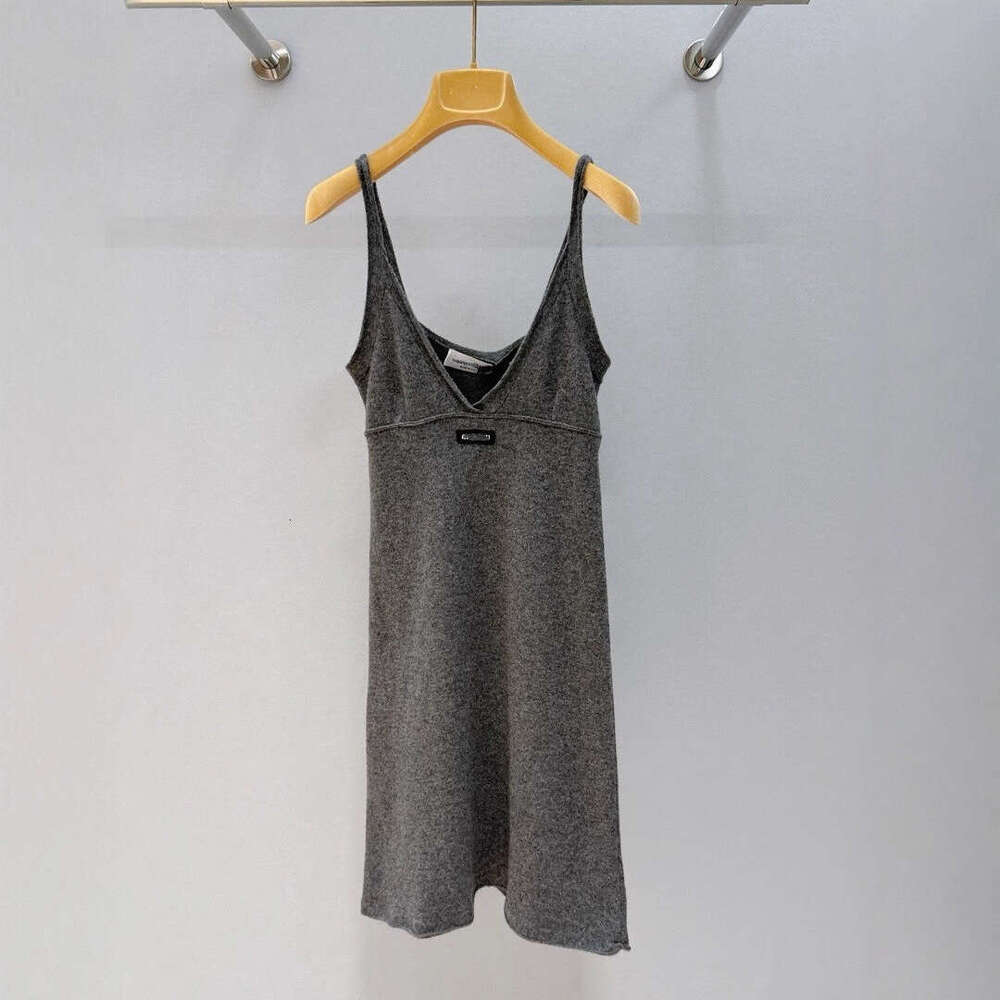 Designer Shenzhen M Home 25 Early Spring New Knitted Strap Dress Mid-Length Letter Patch Embroidered Logo 1ac9