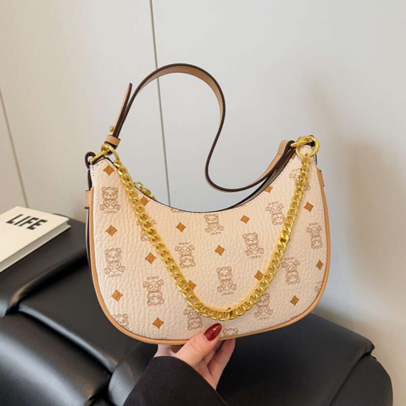 High-End Small for Women 2026 New Fashion Crescent Chain Elegant Versatile Shoulder Crossbody Bag