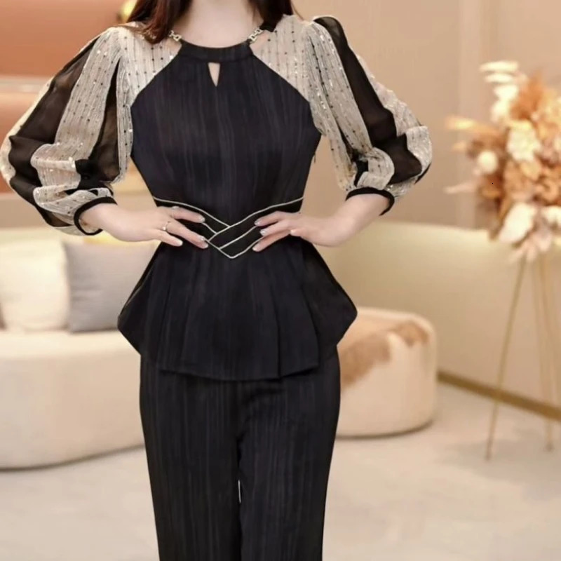 Women in spring 2025 High end temperament elegant topCasual wide leg pants fashion trends twopiece set 251225