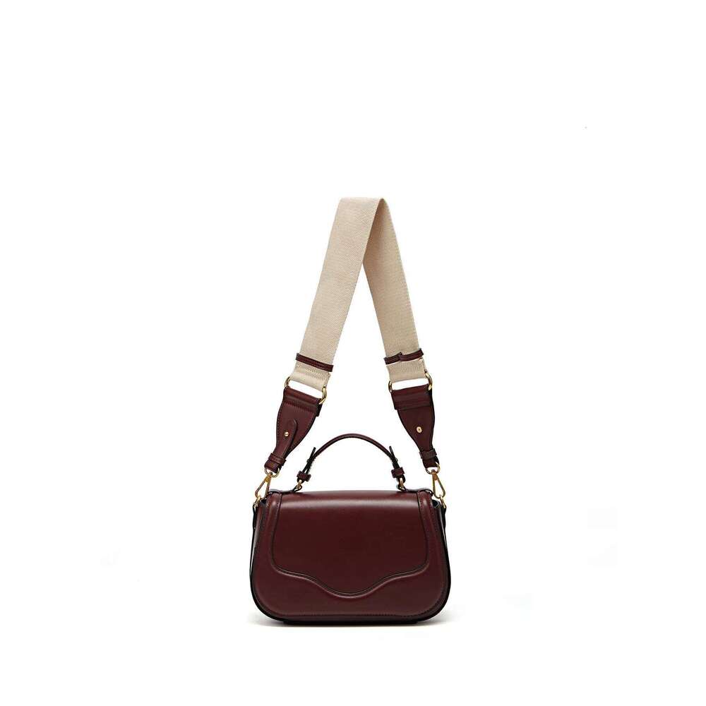 The 2026 New Fashion Design Hand-Held Magnetic Buckle Texture Single-Shoulder Bag With A Chic And High-End Feel, Crossbody Small