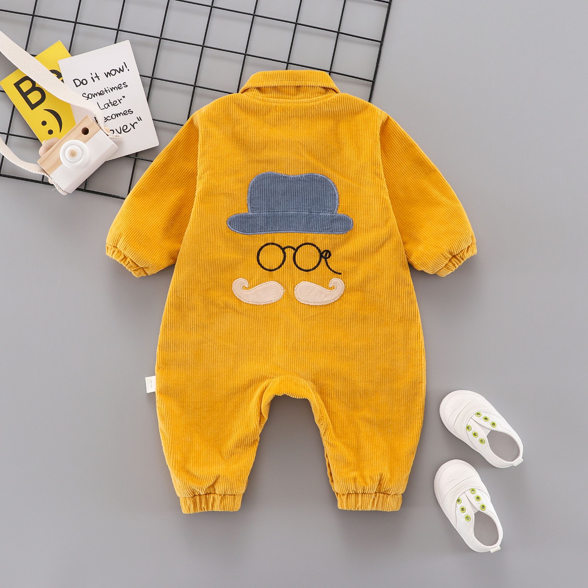 Wholesale of Spring and Autumn New Double layered jumpsuit for men and women, baby clothes, baby jackets, Ha Yi corduroy long sleeved crawling clothes