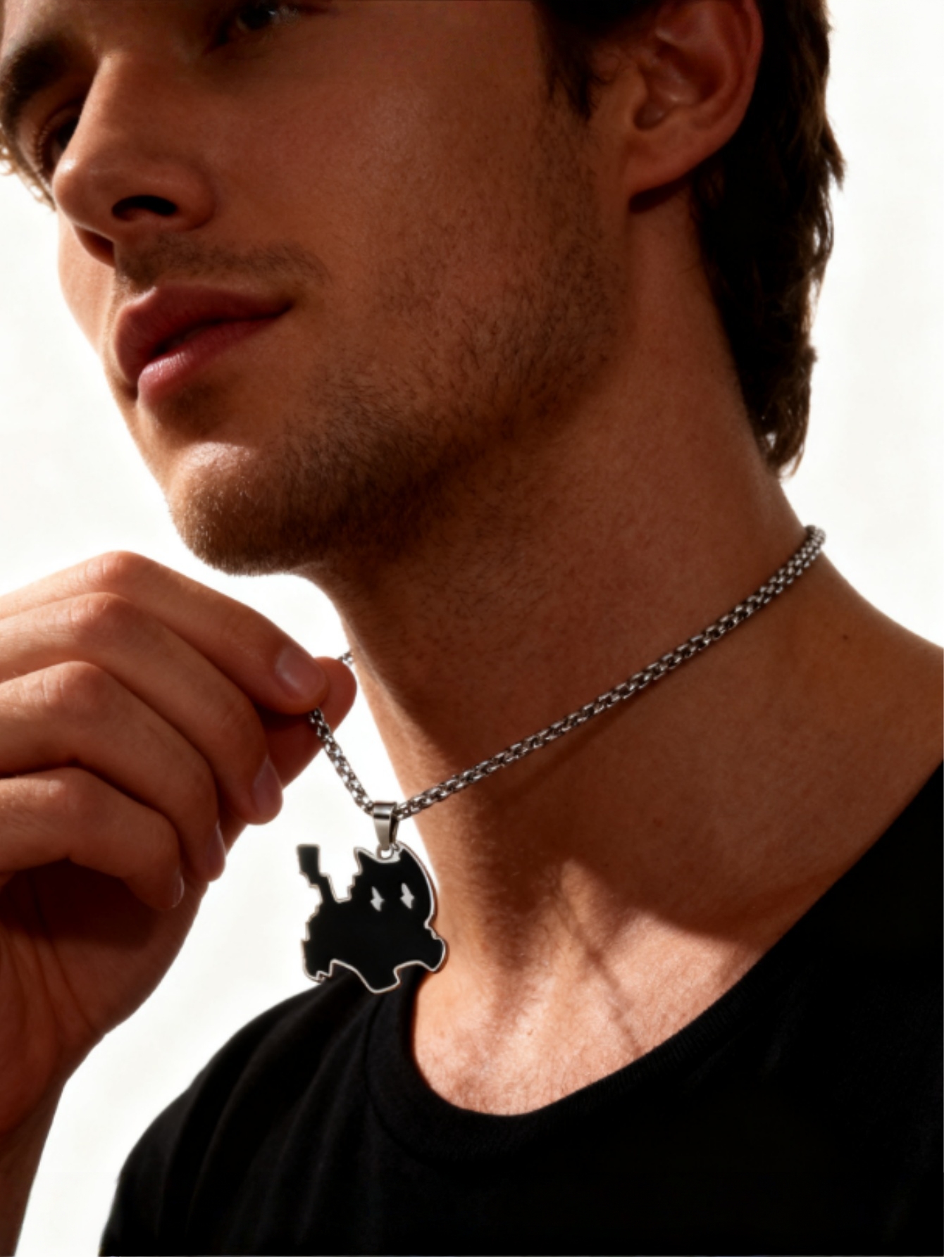 Elegant Edgy Design: Unisex Lightening Cat Emblem Neckpiece with a Sleek Aesthetic Appeal