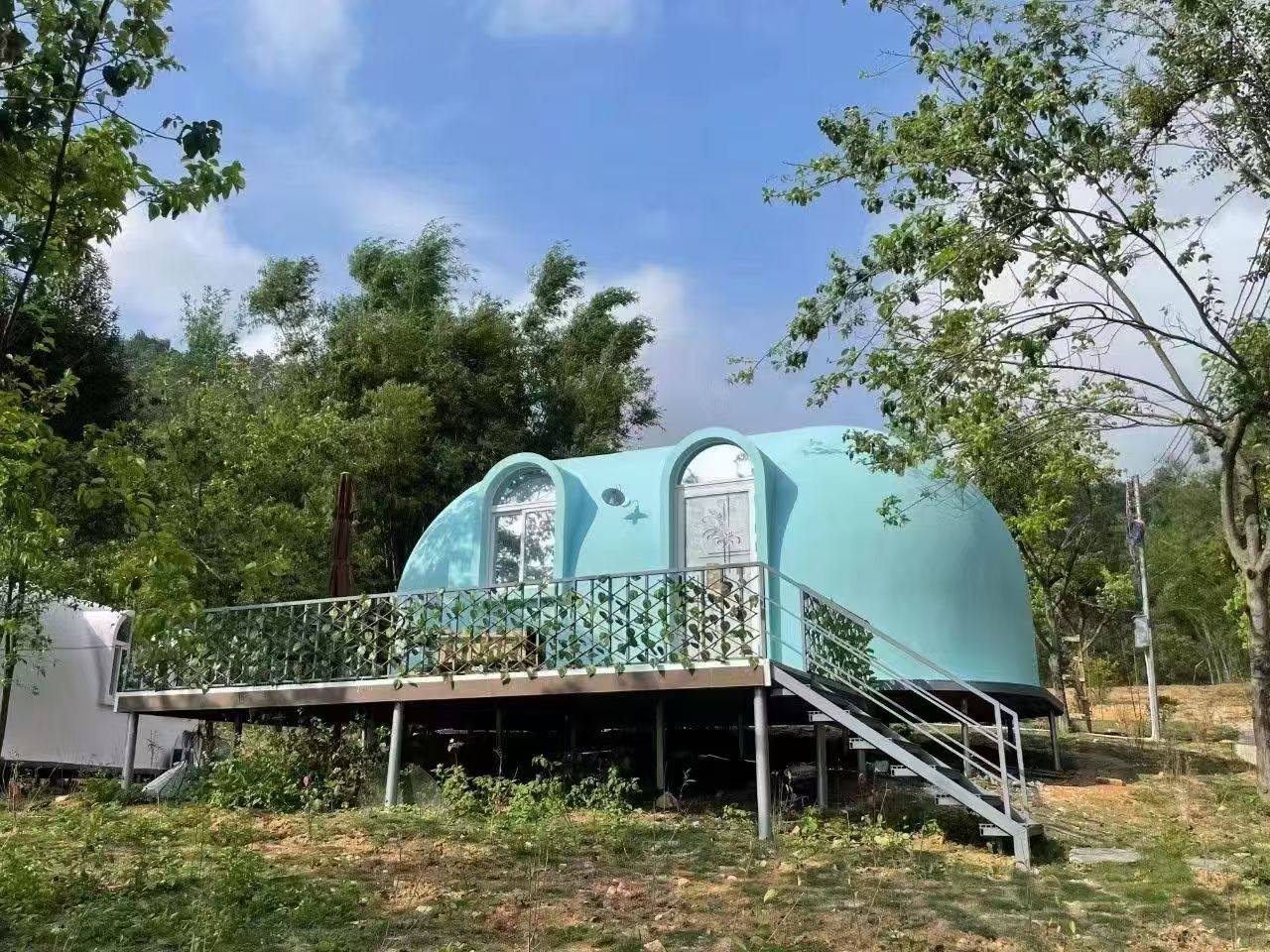 Custom made BIPV Building Integrated prefabricated home stay house villa Outdoor EPS modular Waterproof Dome Cabin with Off-grid solar power system