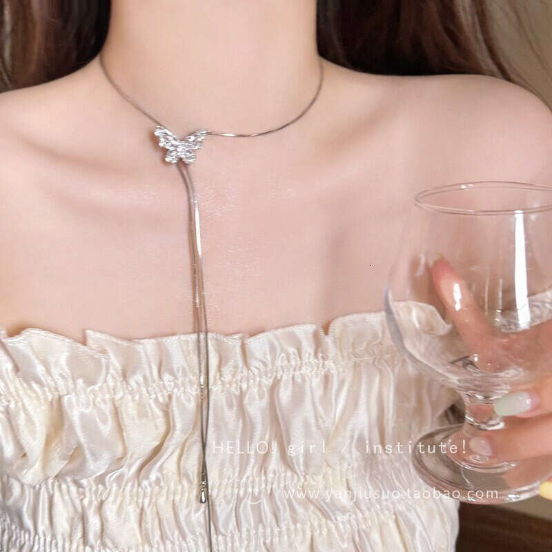 Silver Sparkling Zircon Butterfly Long Tassel Necklace for Women, Unique Design, Pullable Clavicle Chain, Light Luxury Neck Chain Accessory